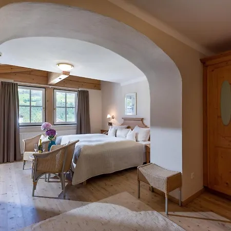 Alpen Glueck Lisa Garni Отель