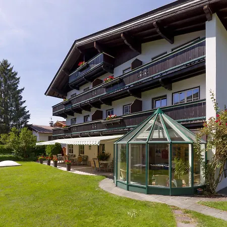Alpen Glueck Lisa Garni