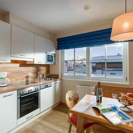 Alpen Glueck Lisa Garni Отель