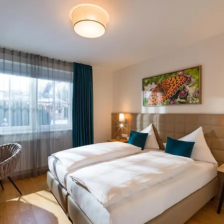 Alpen Glueck Lisa Garni