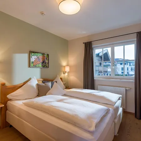 Alpen Glueck Lisa Garni