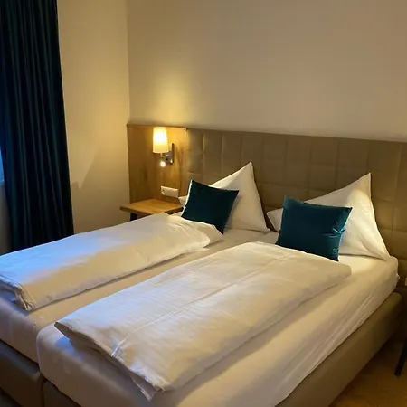 Alpen Glueck Lisa Garni Отель 4*