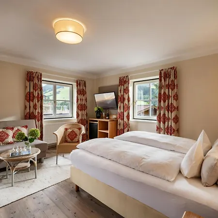 Alpen Glueck Lisa Garni Hotel Kirchberg in Tirol