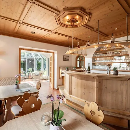 Отель Alpen Glueck Lisa Garni Кирхберг