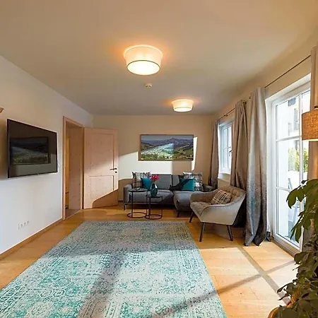 فندق Alpen Glueck Lisa Garni 4*