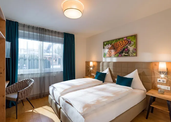 Alpen Glueck Lisa Garni