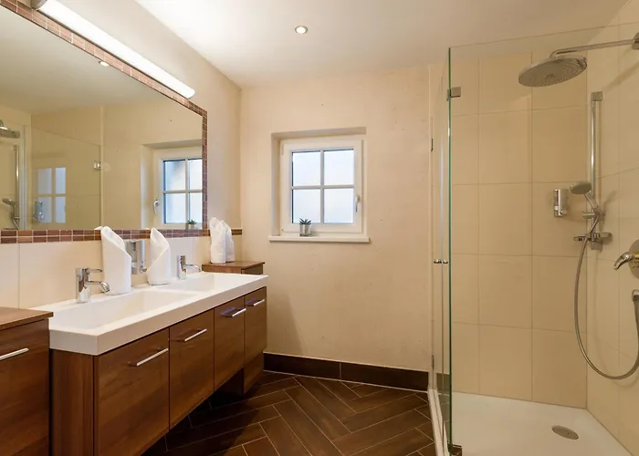 Hotel Alpen Glueck Lisa Garni 4*