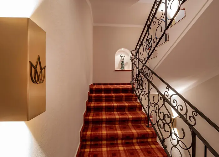 Hotel Alpen Glueck Lisa Garni 4*