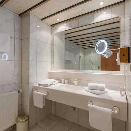 Alpen Glück Lisa Garni 4*