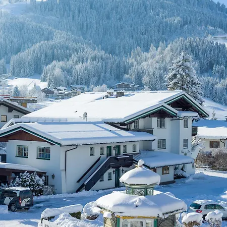 Отель Alpen Glueck Lisa Garni 4*