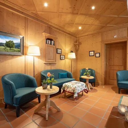 Otel Alpen Glück Lisa Garni 4*