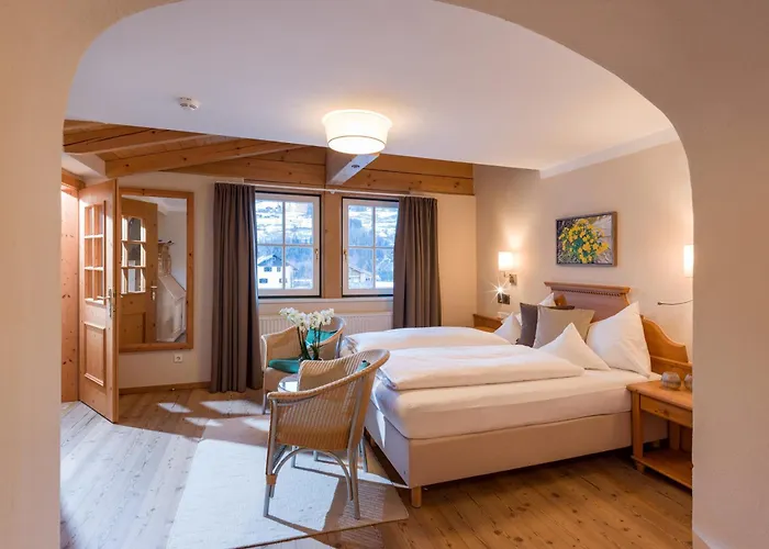 Отель Alpen Glueck Lisa Garni 4*