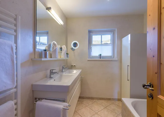 Alpen Glueck Lisa Garni Отель 4*