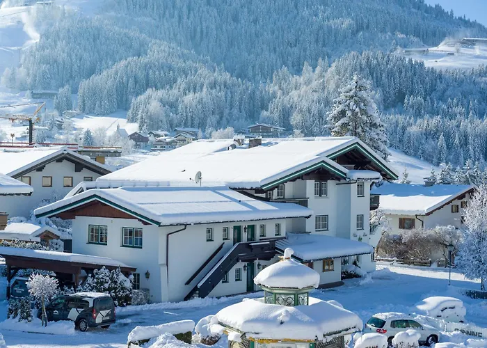 Отель Alpen Glueck Lisa Garni 4*