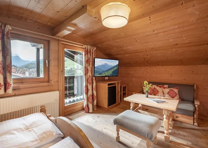 Alpen Glueck Lisa Garni