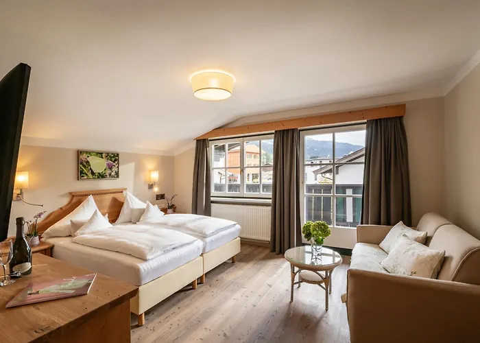 Отель Alpen Glueck Lisa Garni 4*